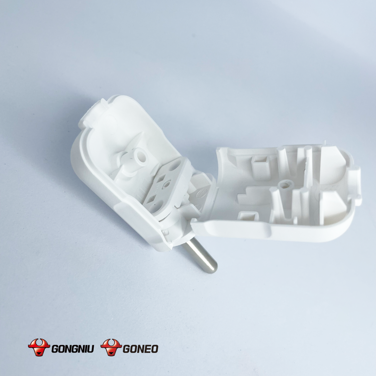 Phích Cắm Goneo Chân Tròn – 10F2 – Đa năng – Chính Hãng