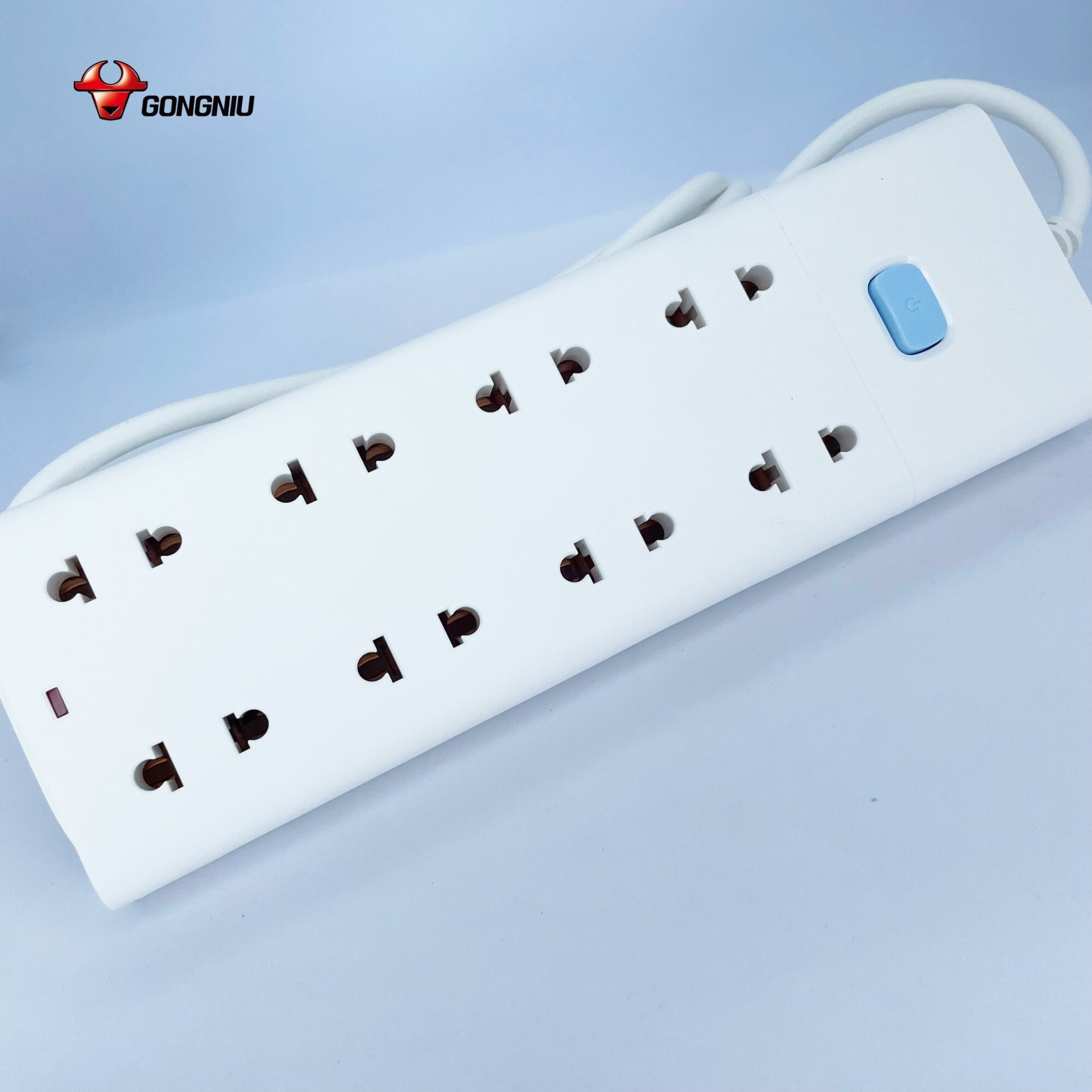 Ổ Cắm Gongniu Đa Năng 8 Ổ 1 Công Tắc 2500W – V1080