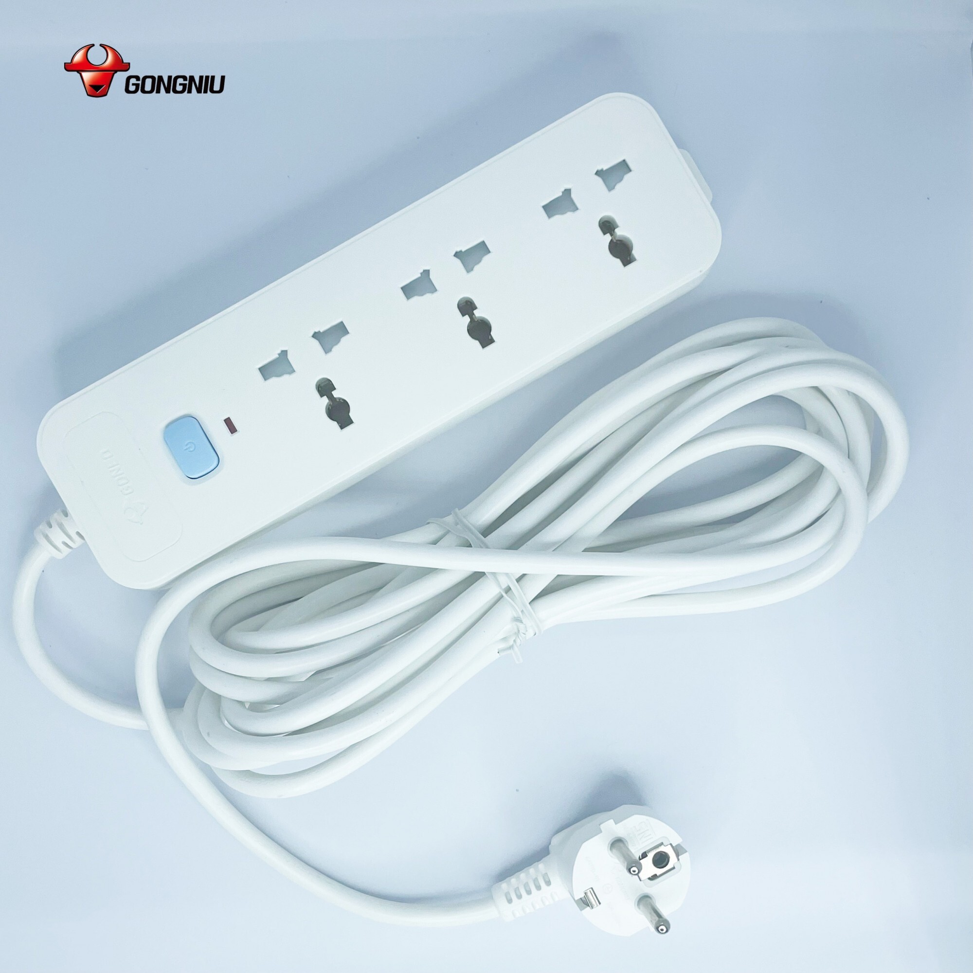 Ổ Cắm Điện Chống Cháy GONEO 3 Ổ Đa Năng 1 Công Tắc 2500W – N1030