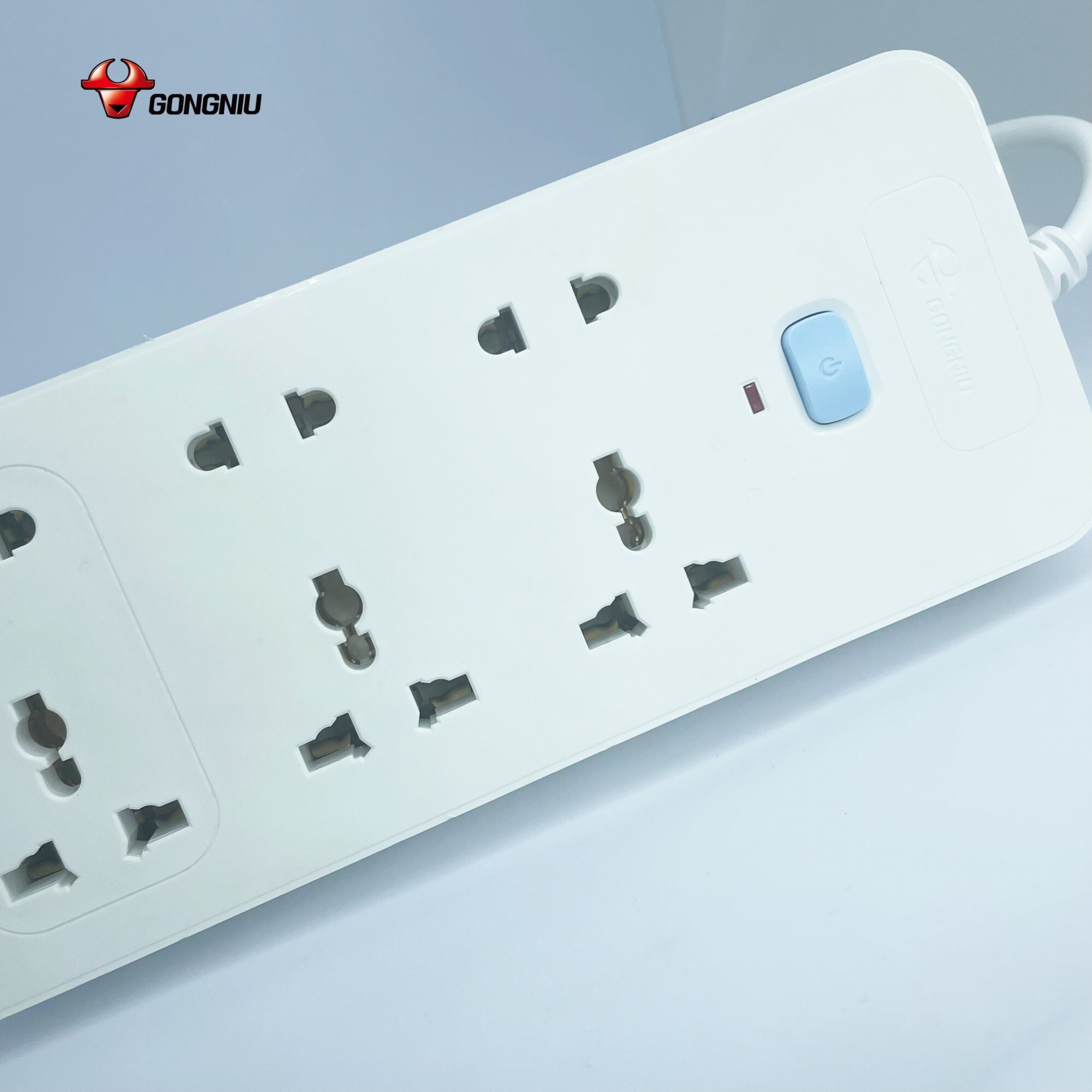Ổ Cắm Điện Chống Cháy Gongniu 6 Ổ Đa Năng 1 Công Tắc 2500W – N1330