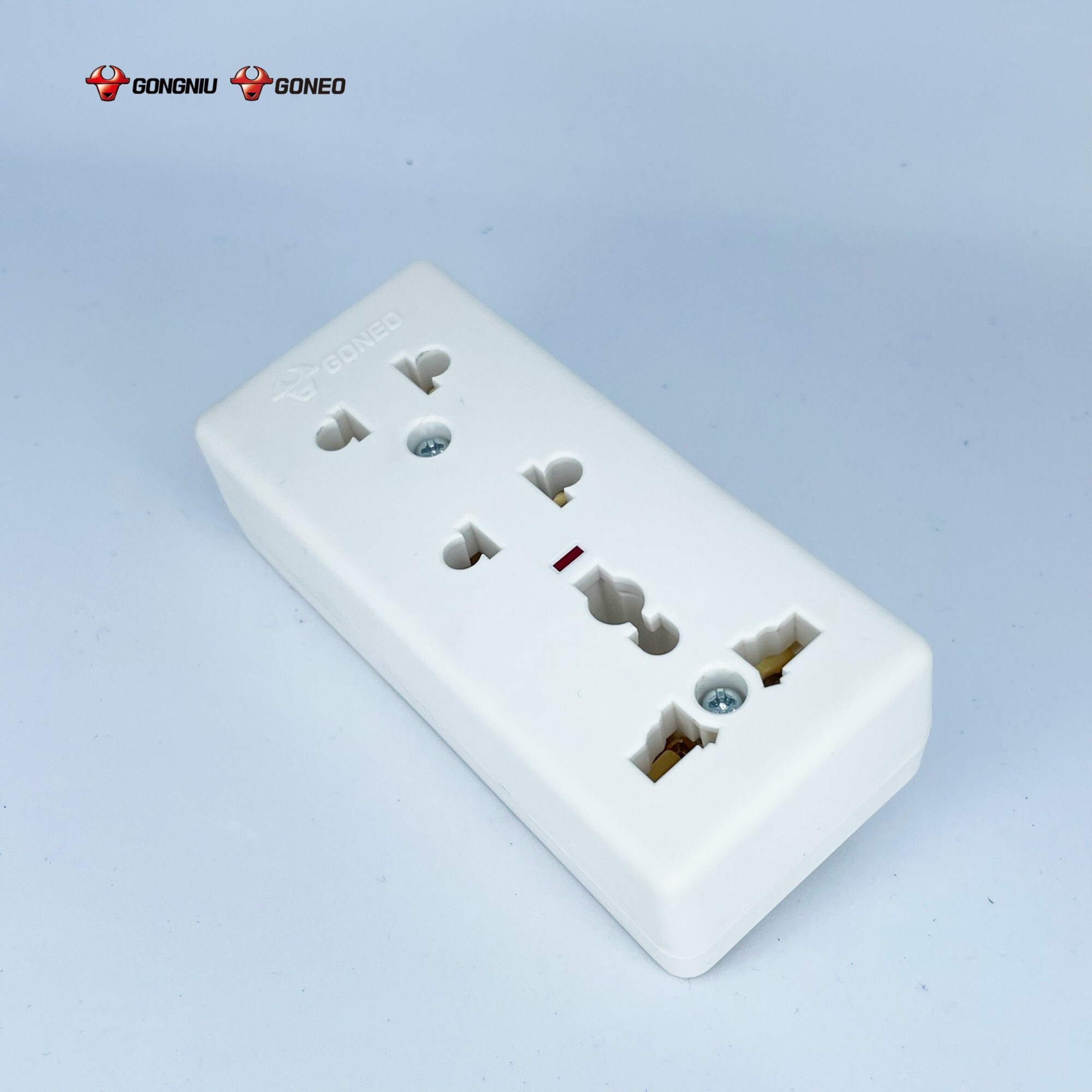 Ổ Cắm Điện GONEO W0210 - 3 Cổng An Toàn