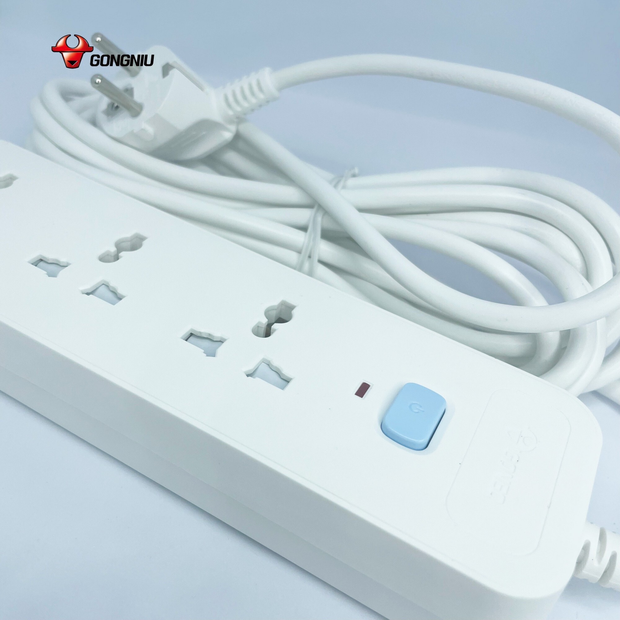 Ổ Cắm Điện Chống Cháy GONEO 3 Ổ Đa Năng 1 Công Tắc 2500W – N1030