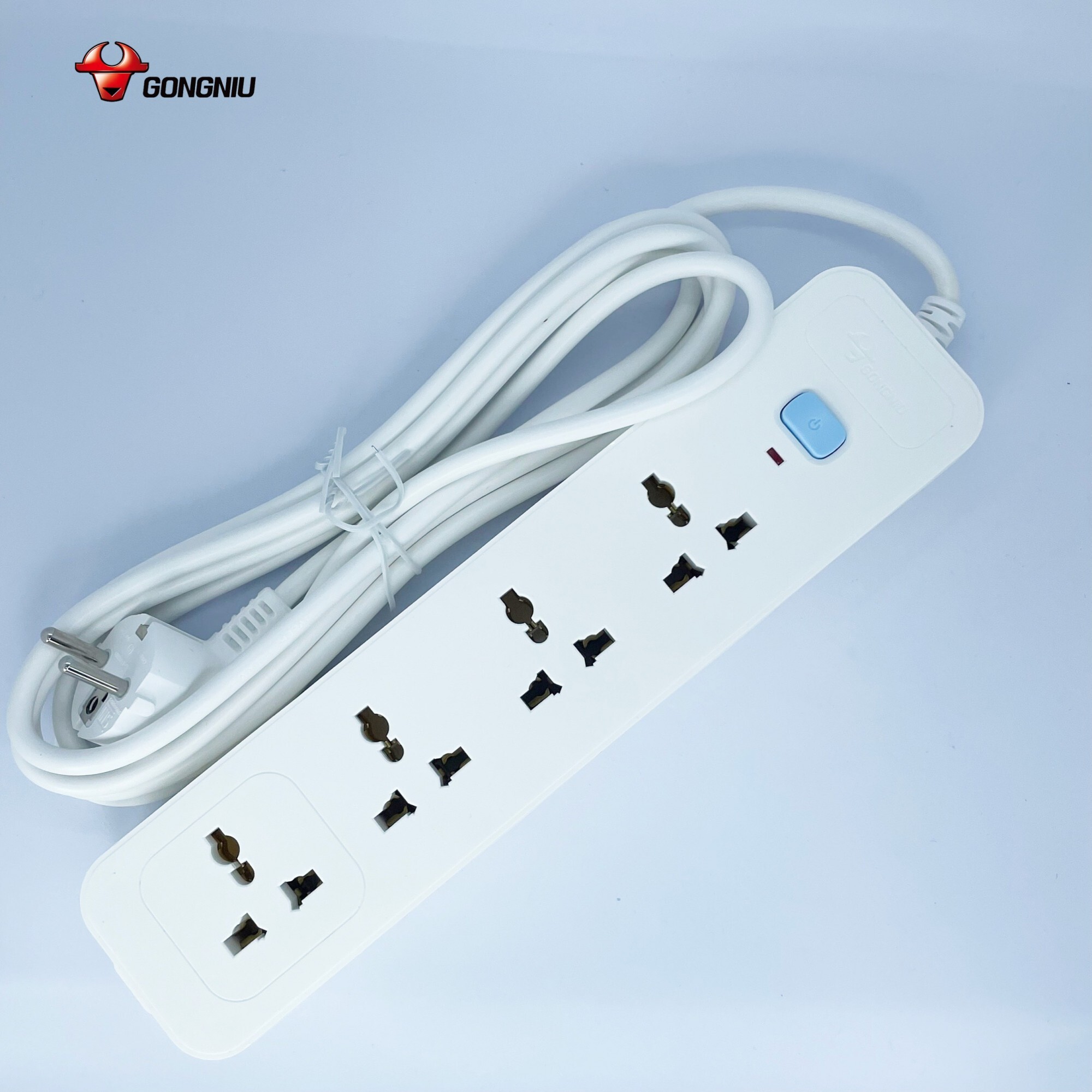 Ổ Cắm Điện Chống Cháy GONEO 4 Ổ Đa Năng 1 Công Tắc 2500W – N1040