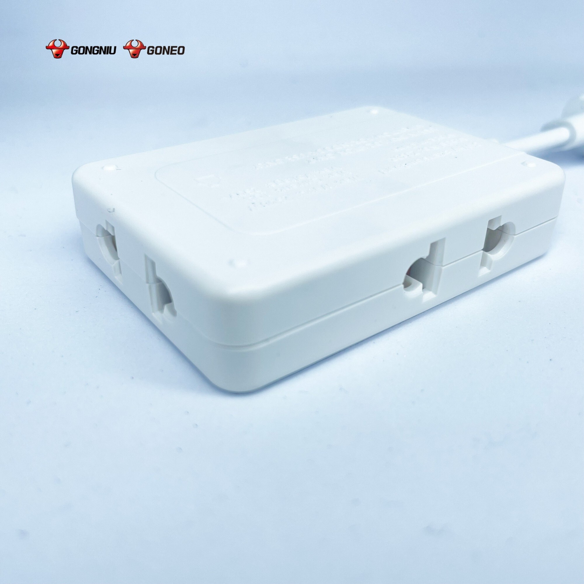 Ổ Chia Điện GONEO Z030R - Chia 3 Đa Năng Siêu Gọn - Tiện Lợi - Chính Hãng