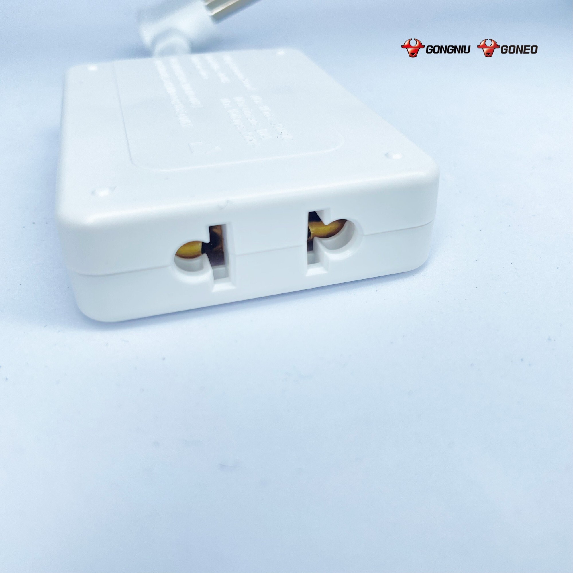 Ổ Chia Điện GONEO Z030R - Chia 3 Đa Năng Siêu Gọn - Tiện Lợi - Chính Hãng