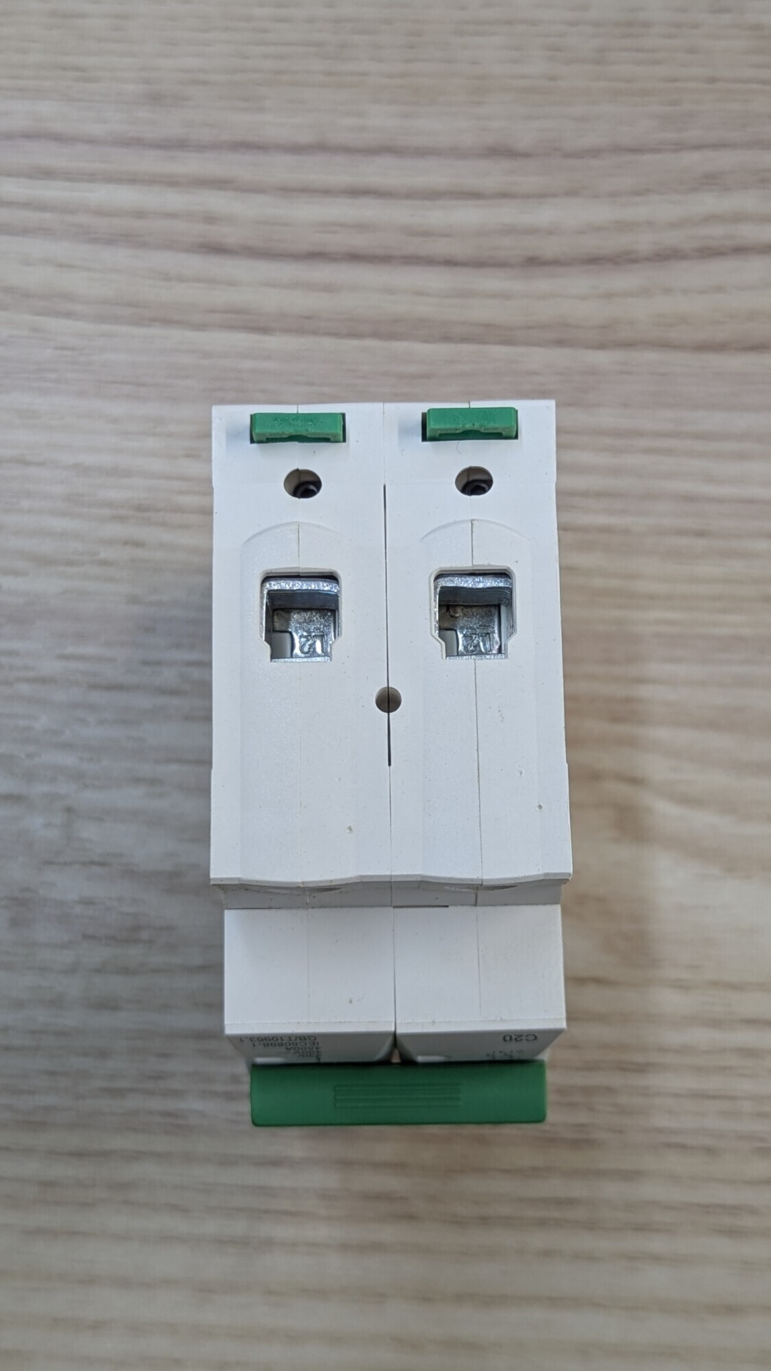 Bộ ngắt mạch điện – Aptomat 2 pha Gongniu – Chính hãng