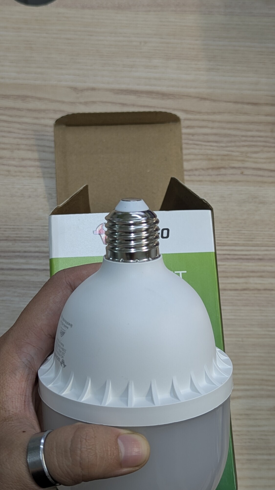 Bóng đèn LED Bulb Trụ Gongniu MQ - C020A BS - Công suất 20W - E27, 6500K