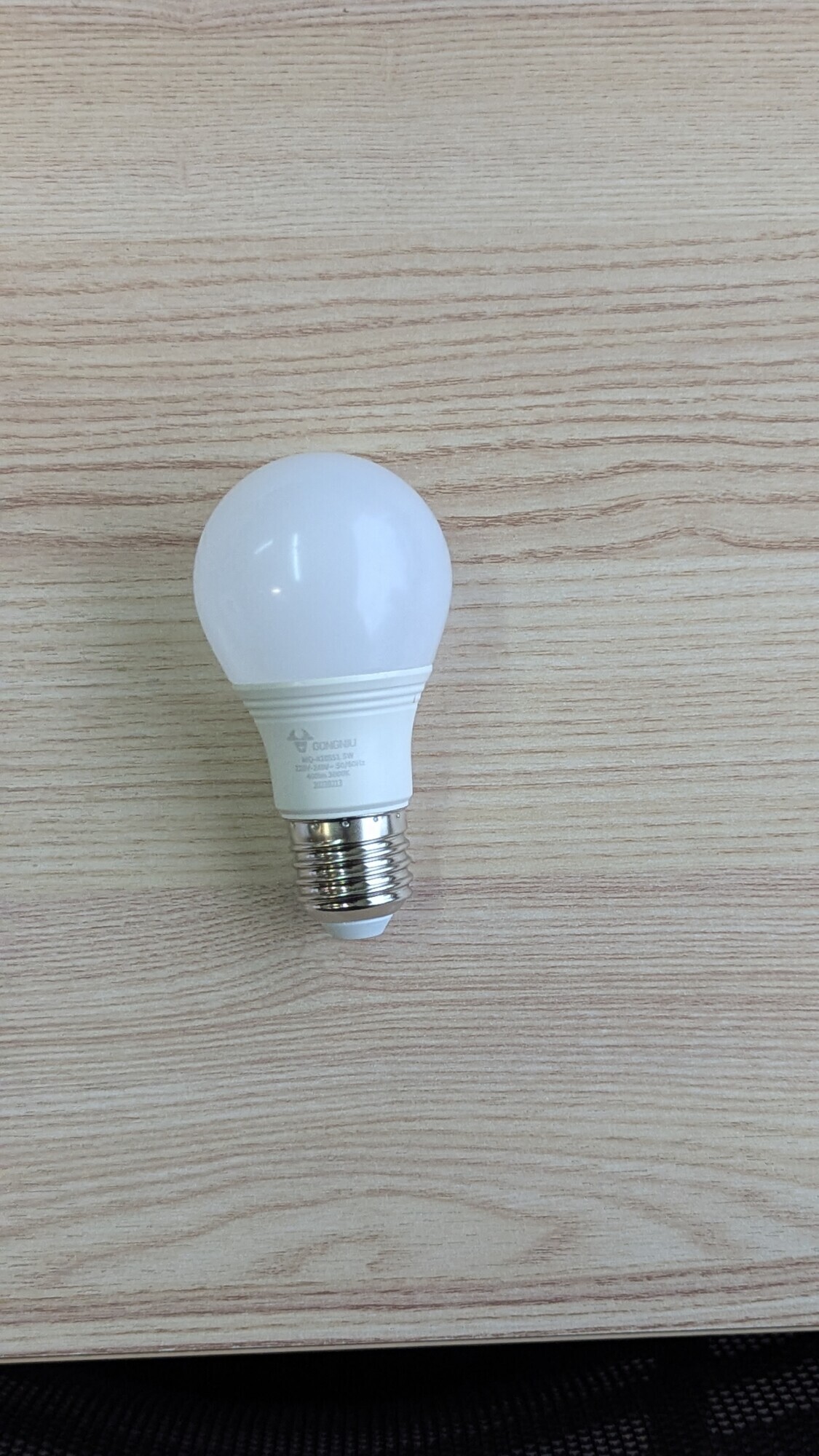 Bóng đèn LED Gongniu MQ-A10551 – E27- Công suất 5W ( 6500K)