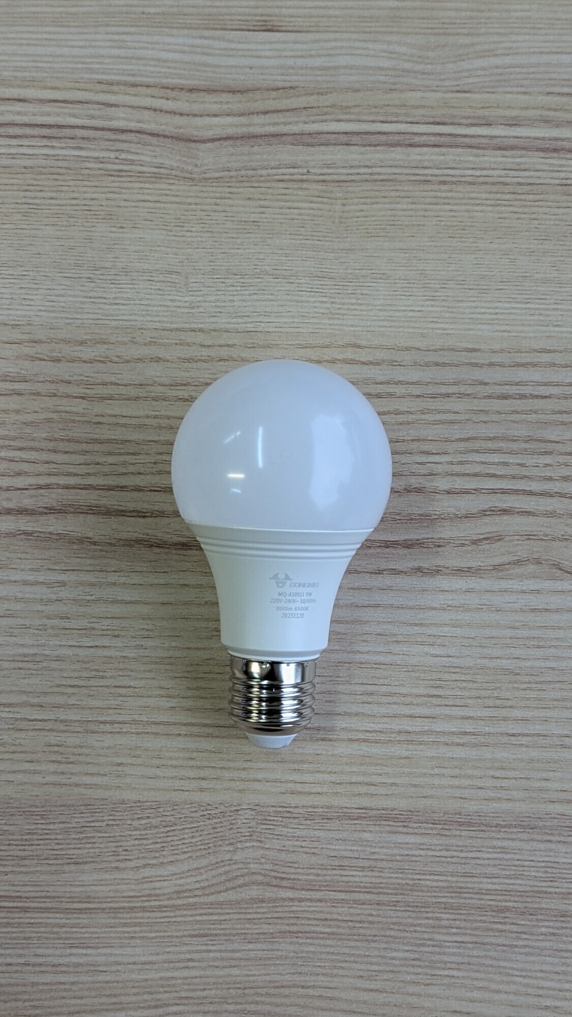 Bóng đèn LED Gongniu MQ - A11221 – E27- Công suất 12W ( 6500K)