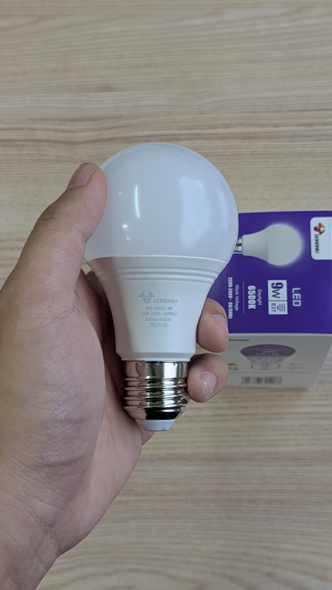 Bóng đèn LED Gongniu MQ - A11221 – E27- Công suất 12W ( 6500K)